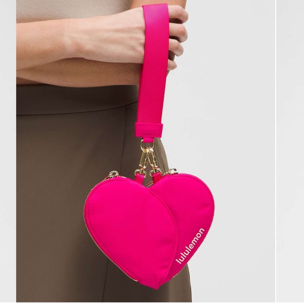 Lululemon Dual Pouch Wristlet Heart NWT Passionate / Gold pink - Picture 3 of 8